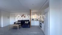 Sala d'estar de Casa o xalet en venda en Coín amb Aire condicionat, Terrassa i Piscina