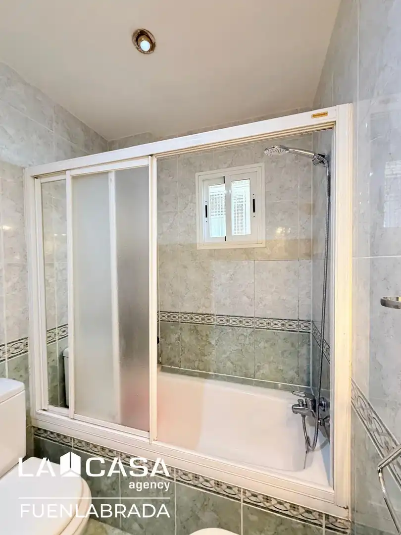 Baño de Piso en venta en Fuenlabrada con Aire acondicionado, Calefacción y Terraza