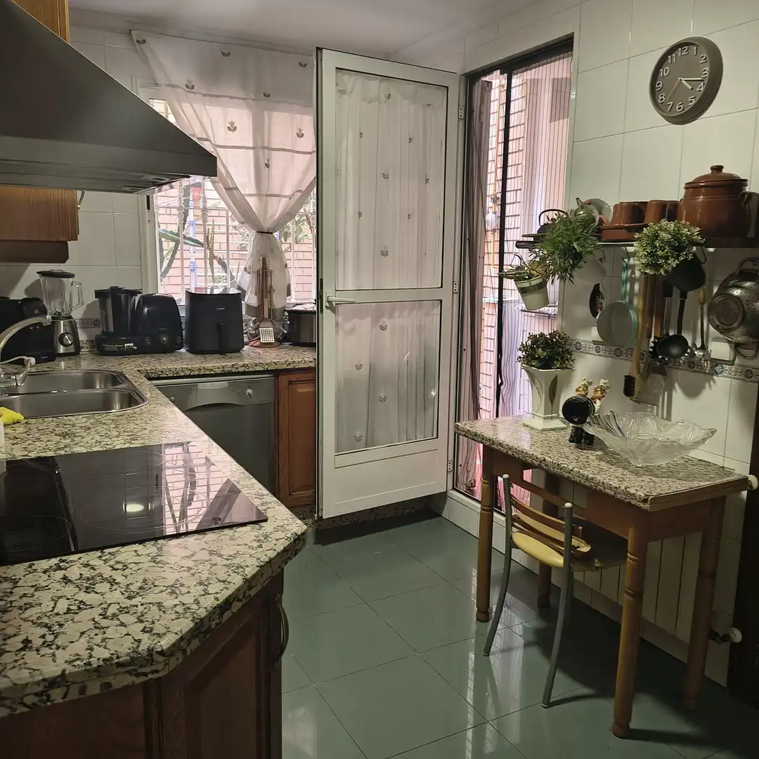 Cocina de Piso en venta en Linares con Terraza y Balcón