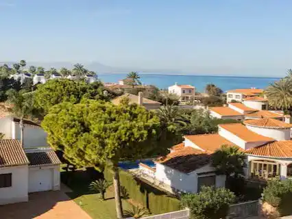 Vista exterior de Àtic de lloguer en Dénia amb Aire condicionat, Jardí privat i Parquet