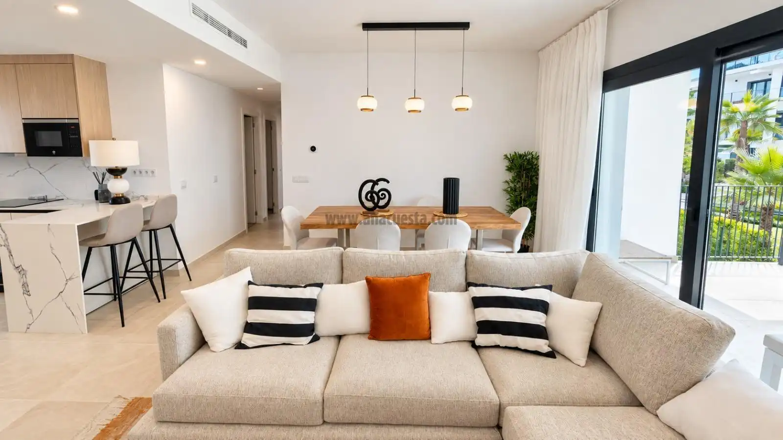 Apartamento con piscina en alquiler en Carlos Cano 16, imagen 4