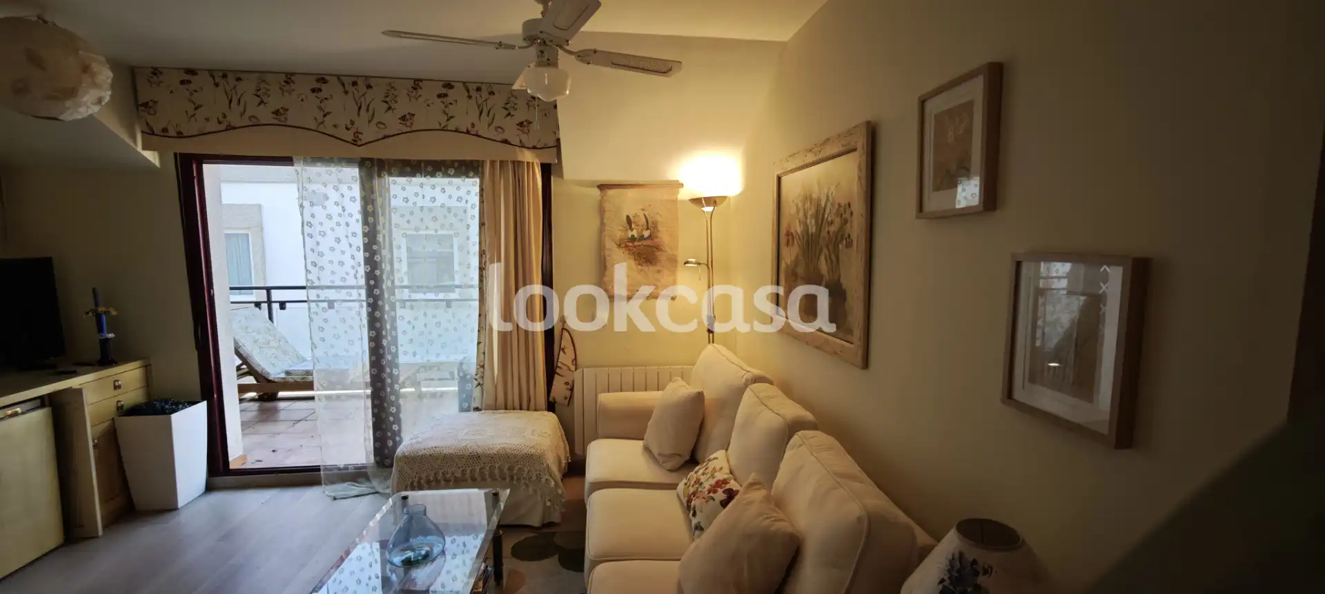 Sala de estar de Ático en venta en Sanxenxo con Calefacción, Parquet y Terraza