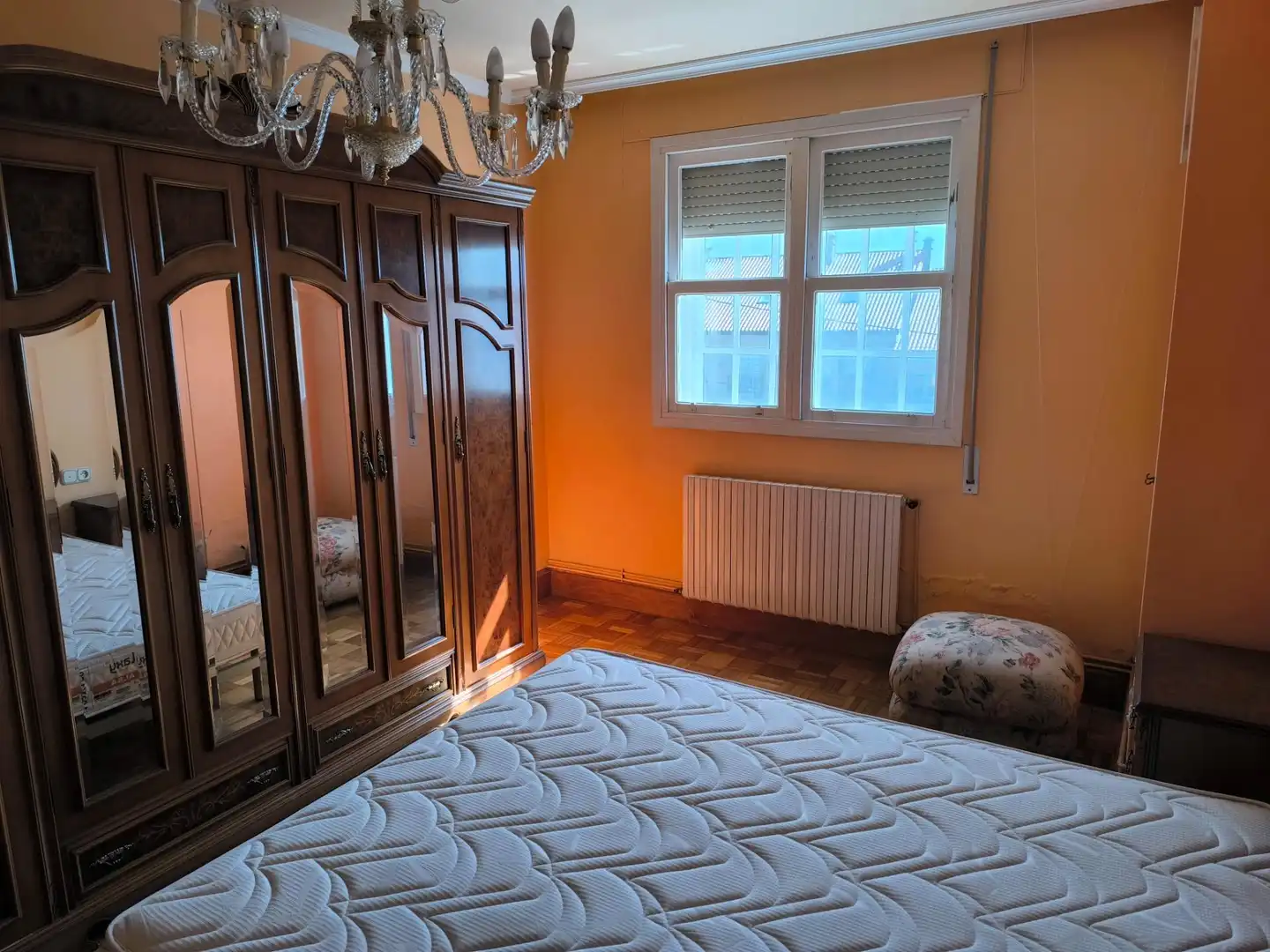 Habitación de Piso en venta en Santiago de Compostela  con Calefacción, Jardín privado y Trastero