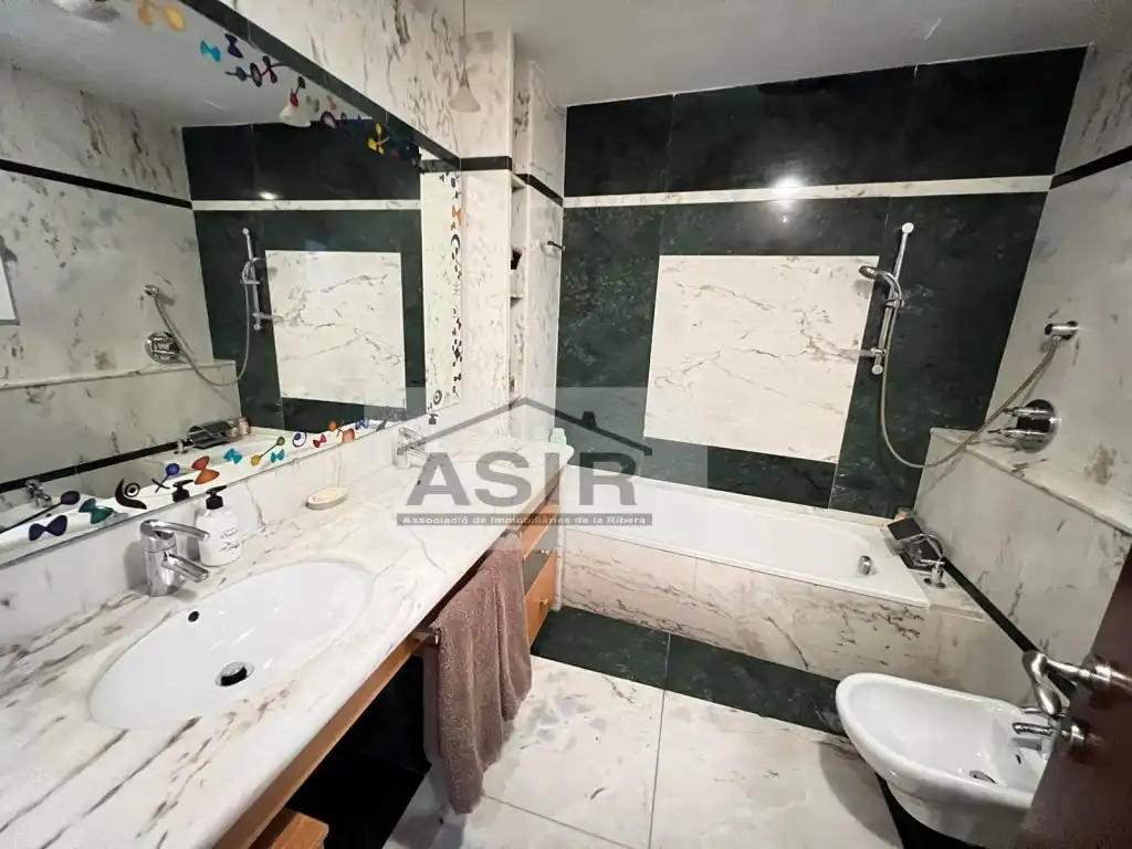 Baño de Piso en venta en Alzira con Aire acondicionado y Calefacción