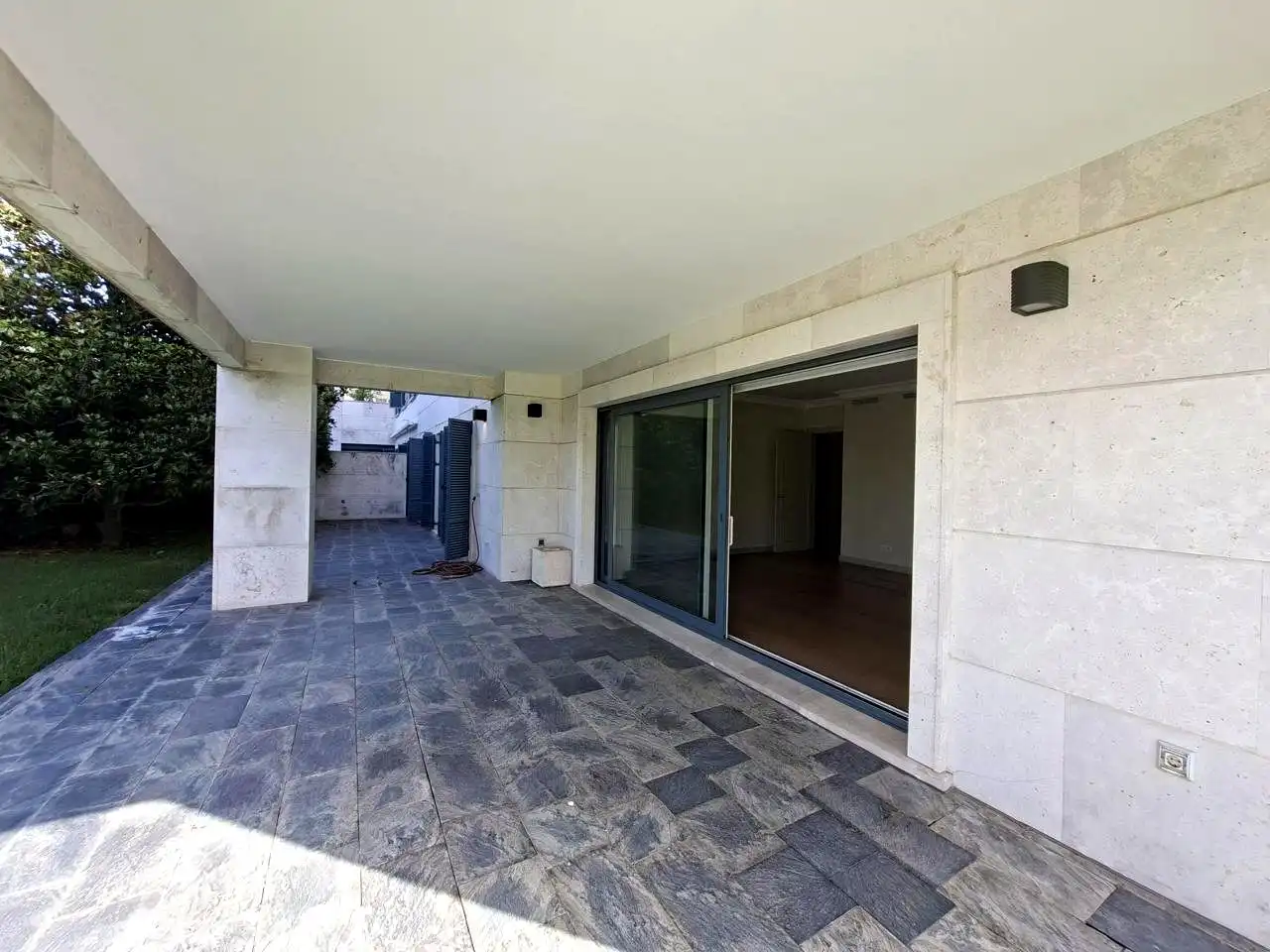 Terrace of Ground floor for rent in Madrid  with Air Conditioner, Heating and Private garden