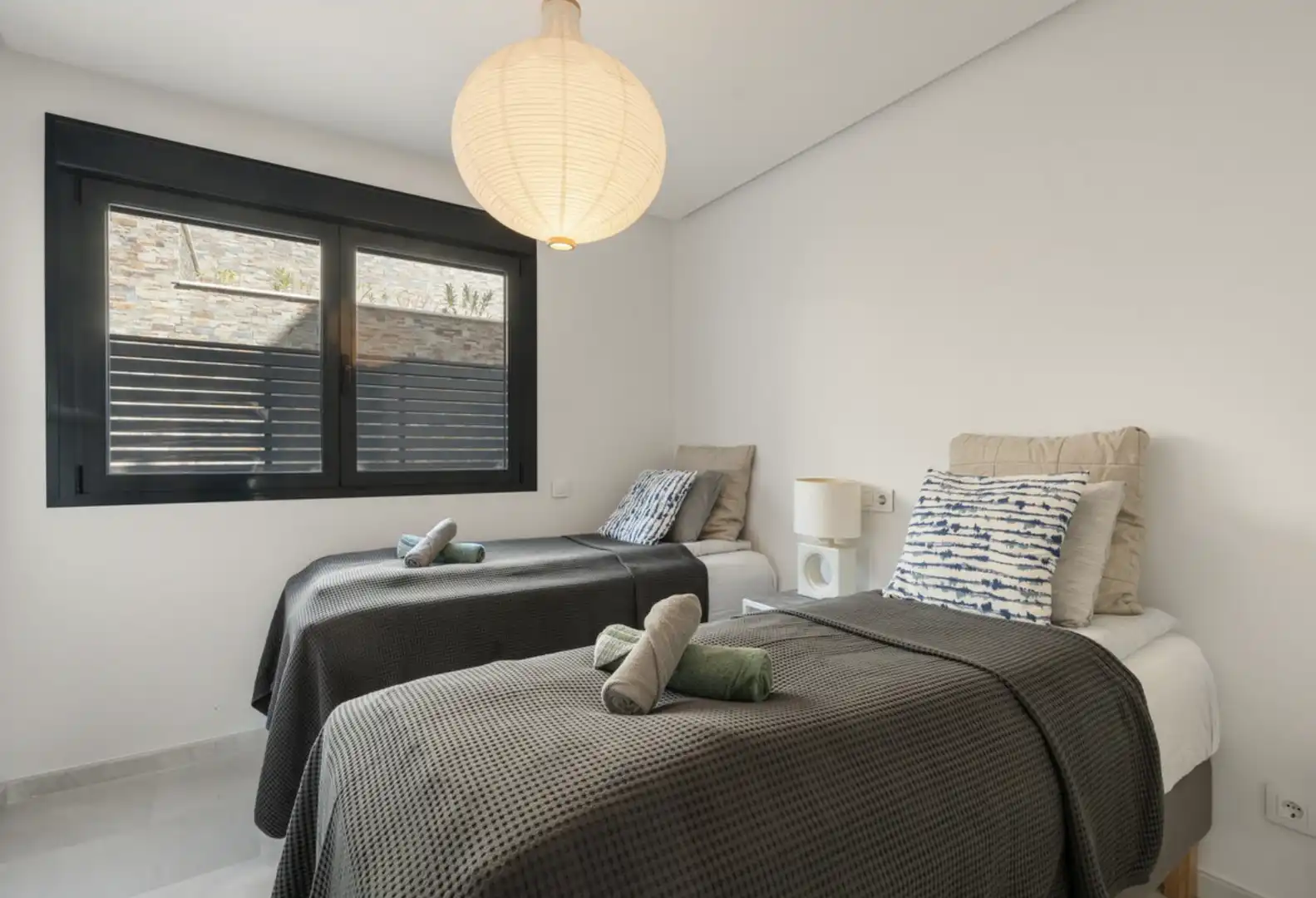 Habitación de Apartamento en venta en Marbella con Aire acondicionado, Calefacción y Terraza