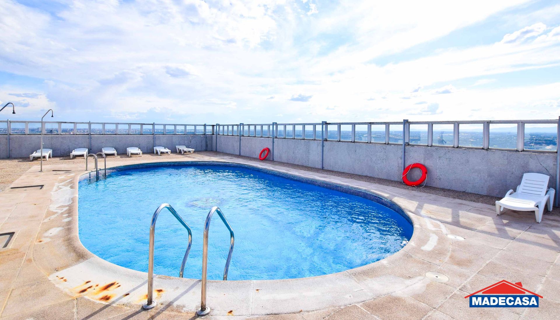 Piscina de Estudi de lloguer en  Madrid Capital amb Calefacció, Moblat i Rentadora