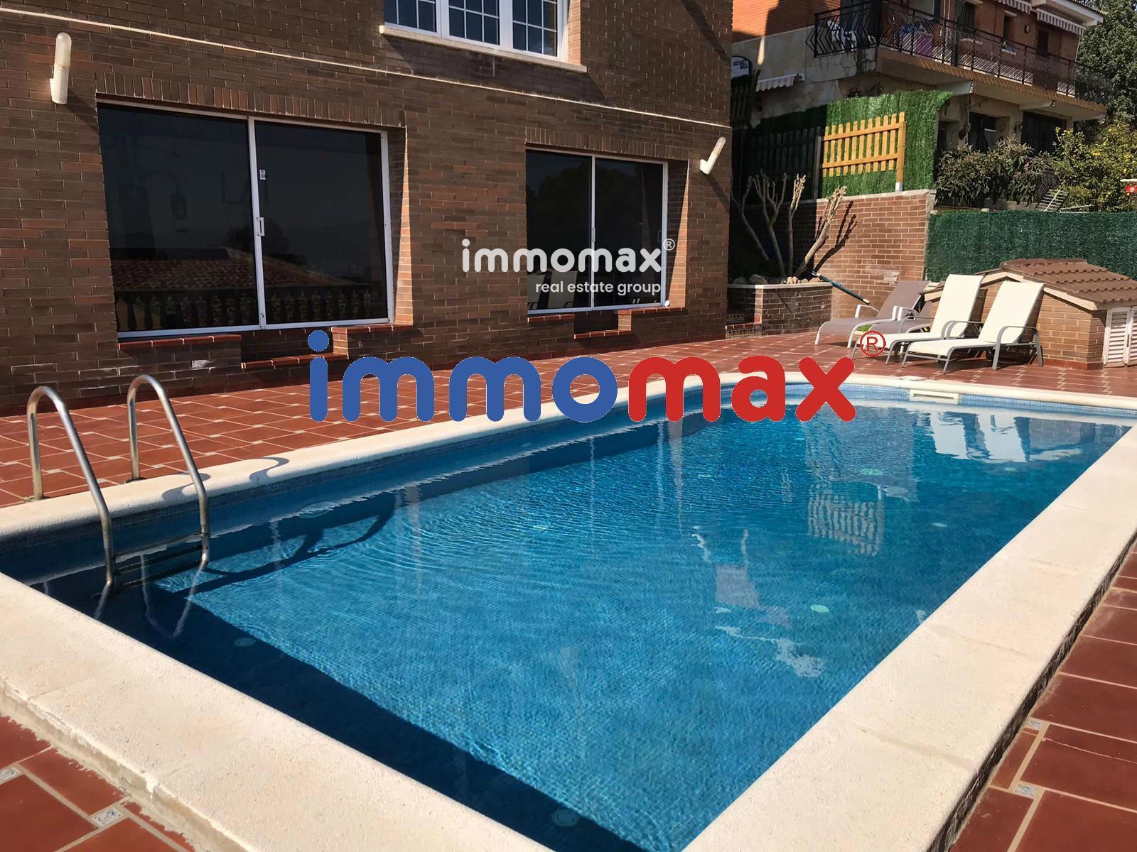Swimming pool of House or chalet for sale in Sant Boi de Llobregat  with Air Conditioner, Heating and Terrace