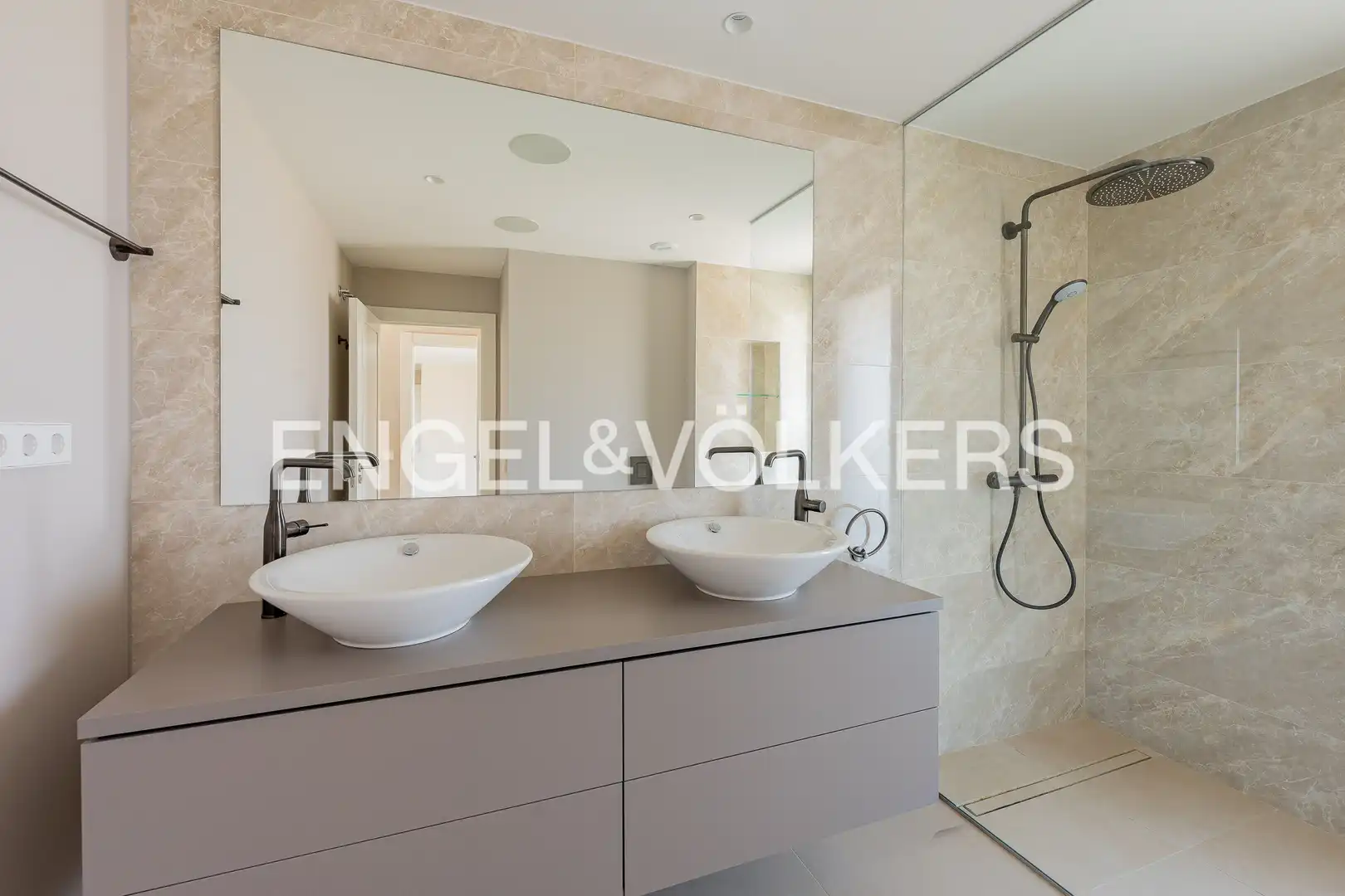 Baño de Casa o chalet en venta en Las Rozas de Madrid con Aire acondicionado, Calefacción y Jardín privado