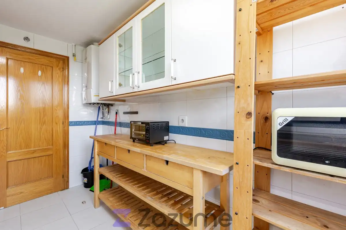 Cocina de Piso de alquiler en Madrid con Aire acondicionado, Calefacción y Piscina