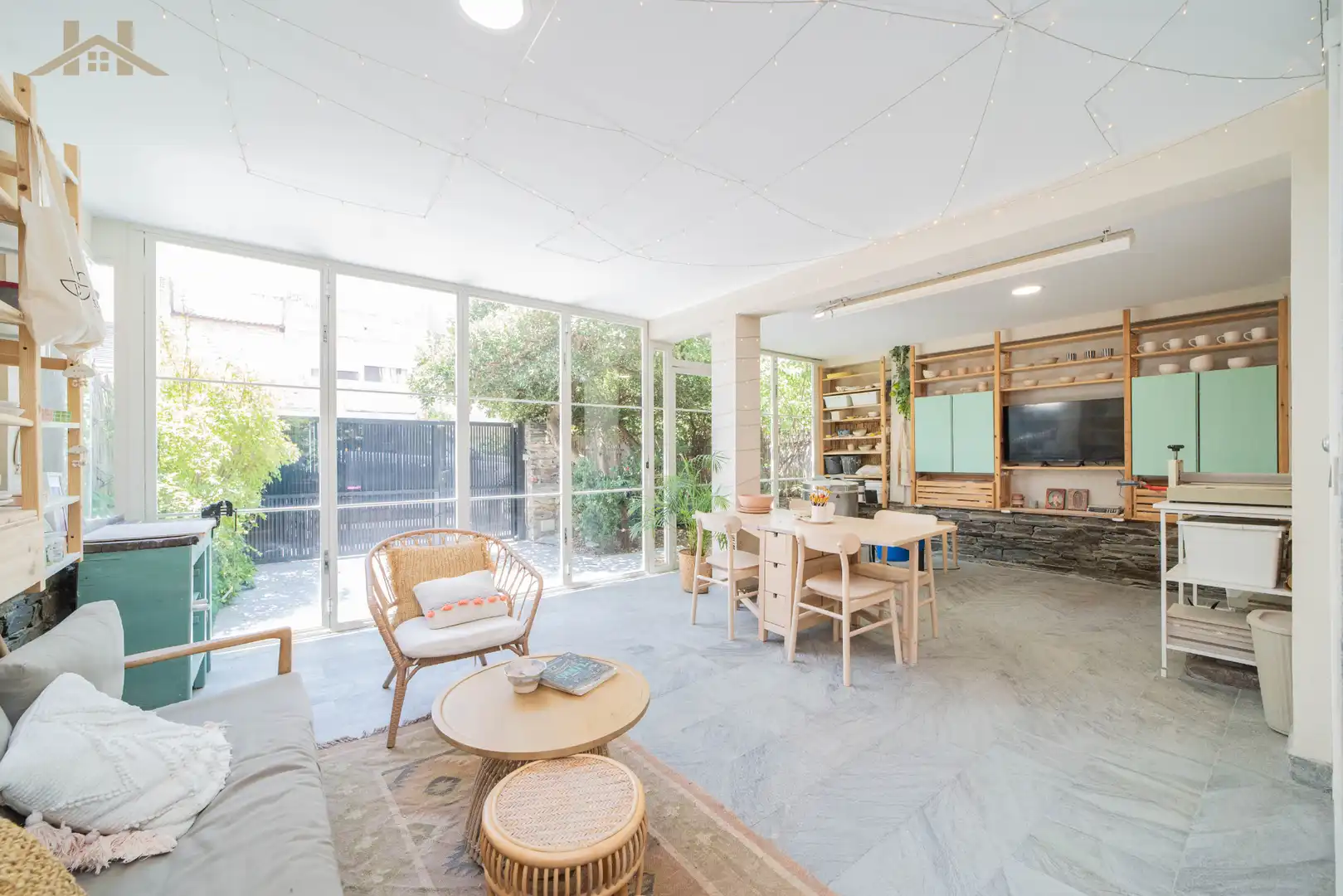 Living room of Detached homes for sale in Pozuelo de Alarcón  with Air Conditioner, Heating and Private garden