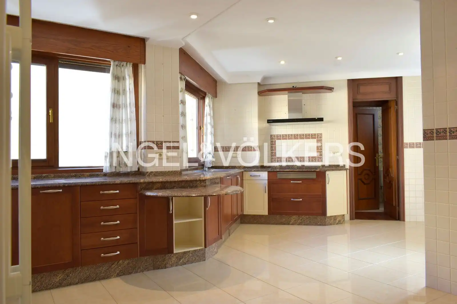 Cocina de Piso de alquiler en Vigo  con Calefacción y Terraza