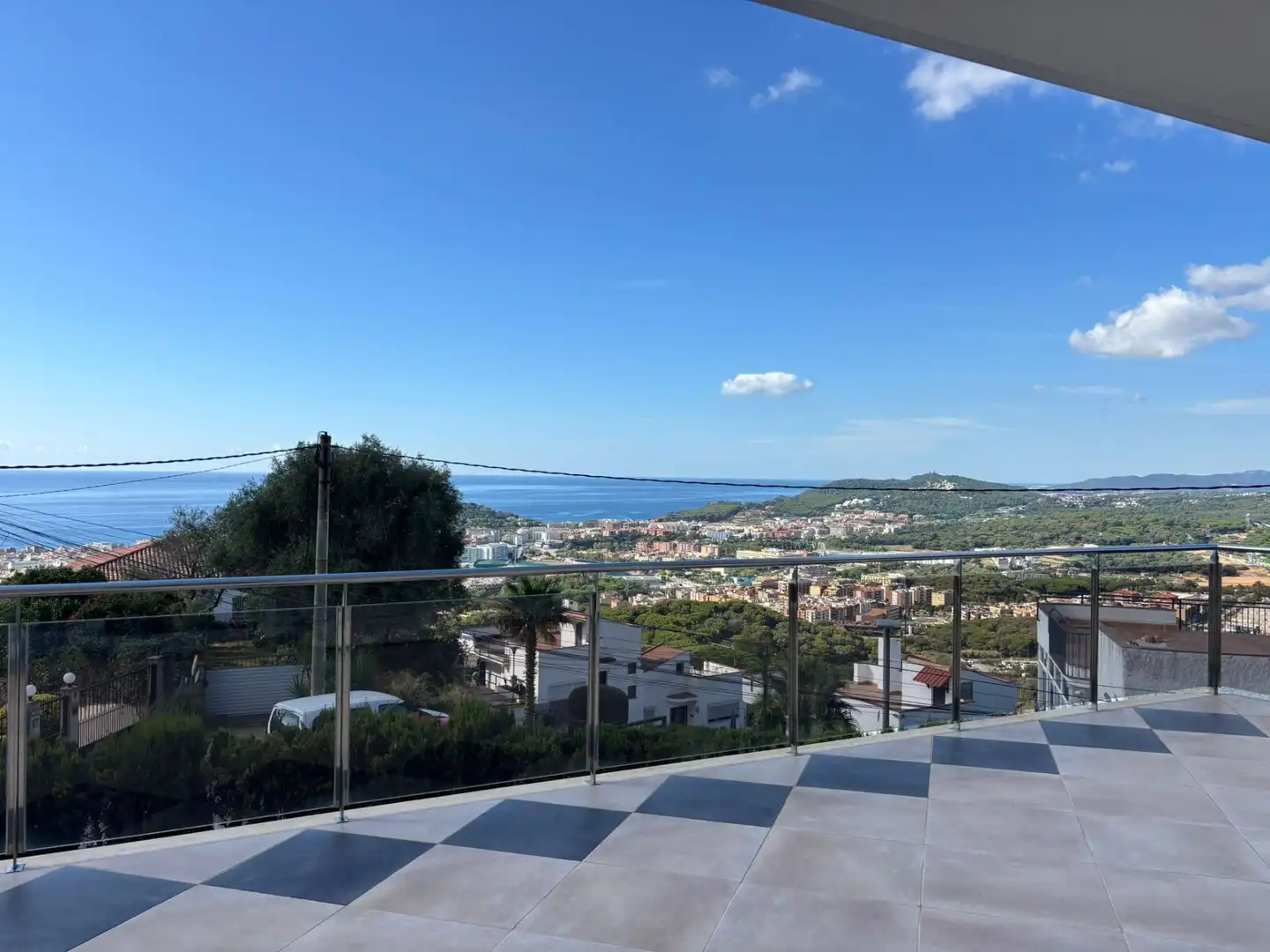 Vista exterior de Casa o xalet en venda en Lloret de Mar amb Aire condicionat, Calefacció i Jardí privat