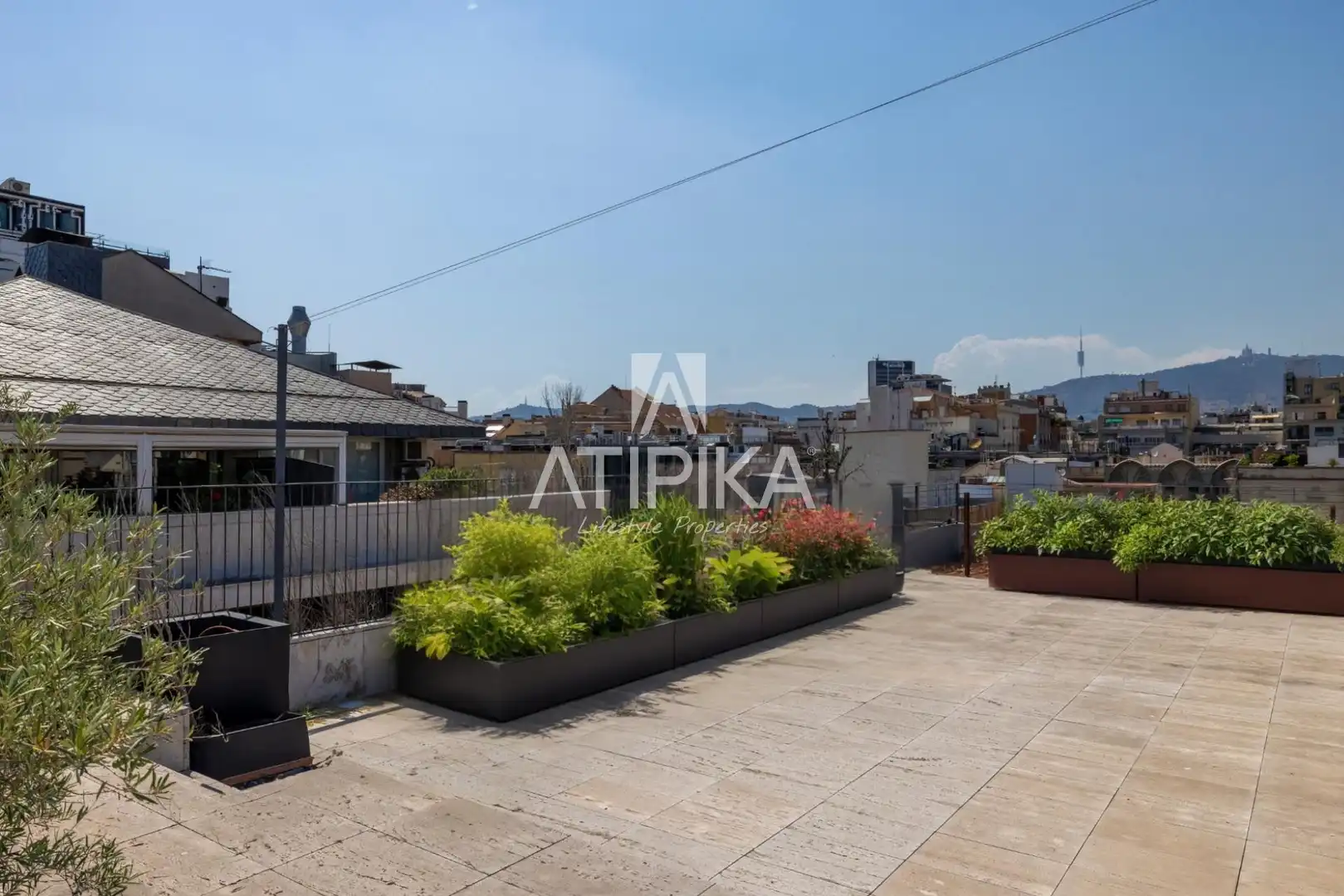 Terrasse von Dachboden zur Miete in Barcelona mit Klimaanlage, Terrasse und Ofen