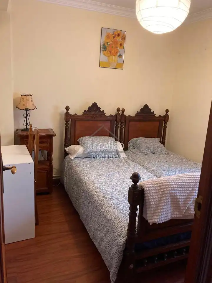 Schlafzimmer von Wohnung zur Miete in Ferrol mit Heizung und Möbliert