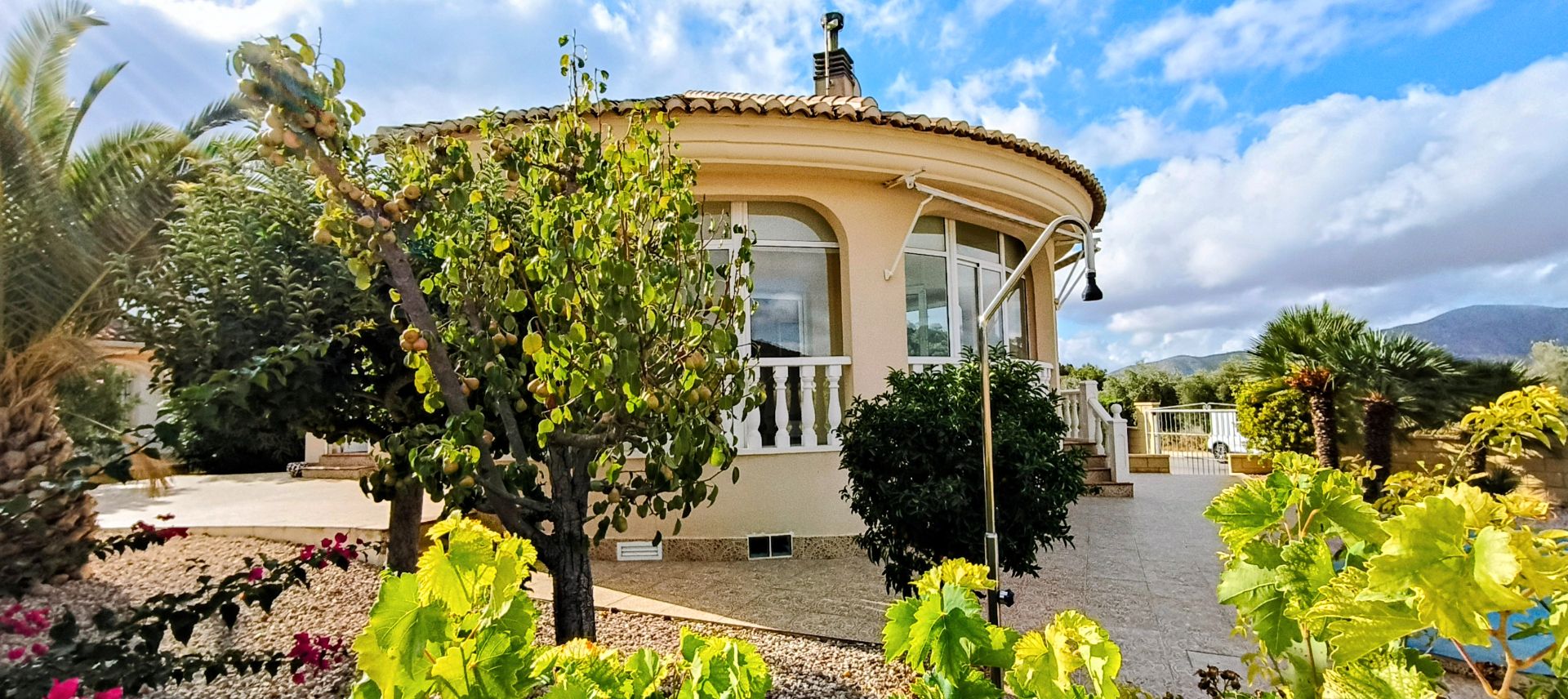 Vista exterior de Casa o xalet en venda en La Romana amb Calefacció, Jardí privat i Terrassa