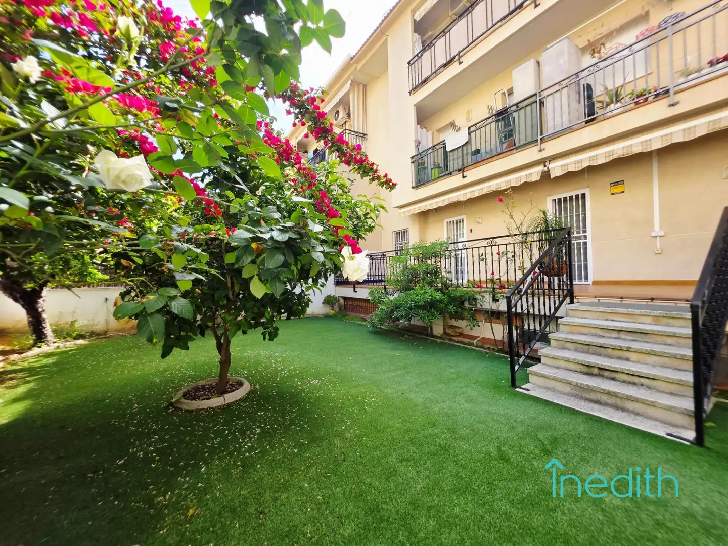 Außenansicht von Wohnung zum Verkauf in Cubelles mit Heizung, Privatgarten und Terrasse