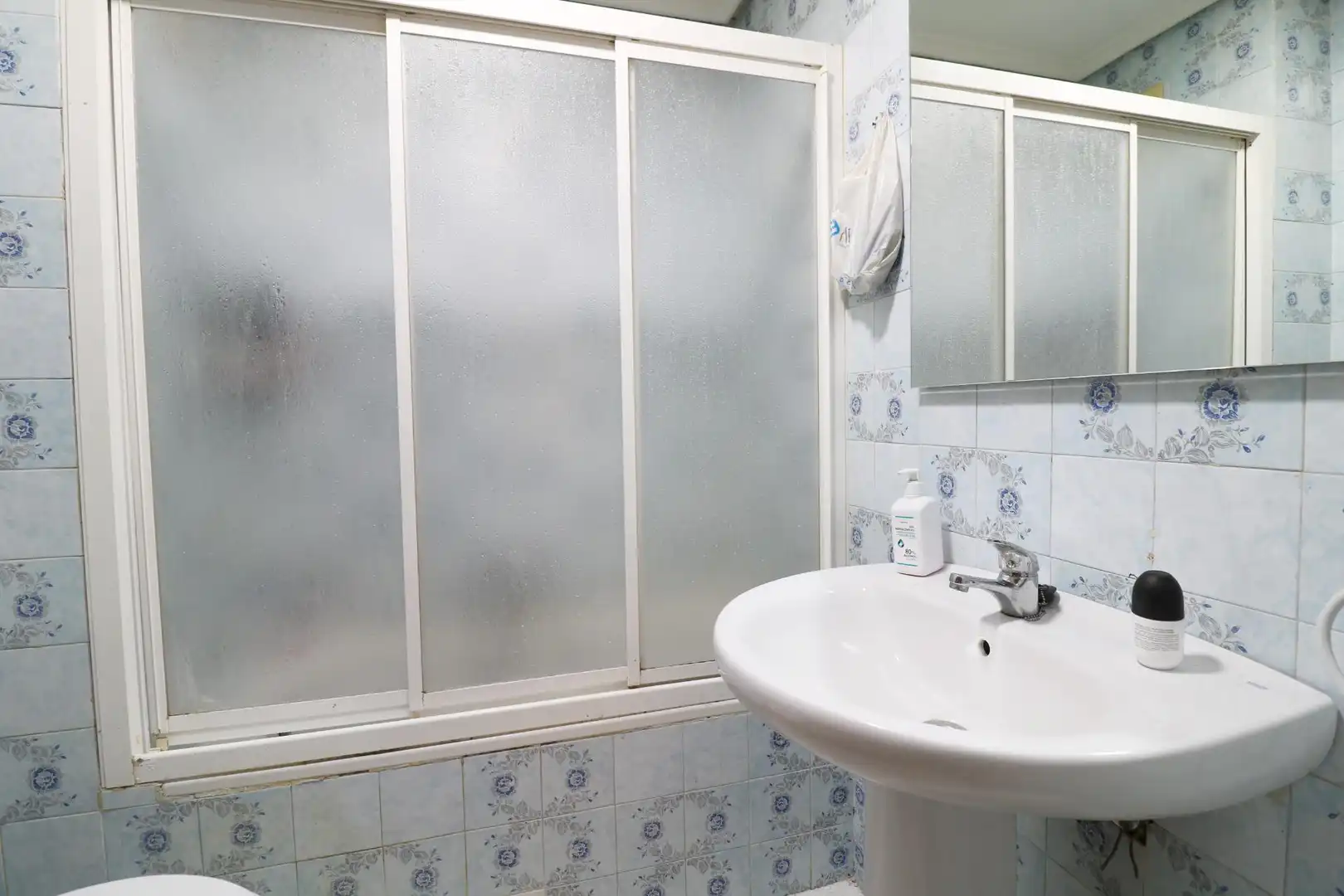 Badezimmer von Wohnung zum Verkauf in Elche / Elx mit Klimaanlage, Möbliert und Balkon