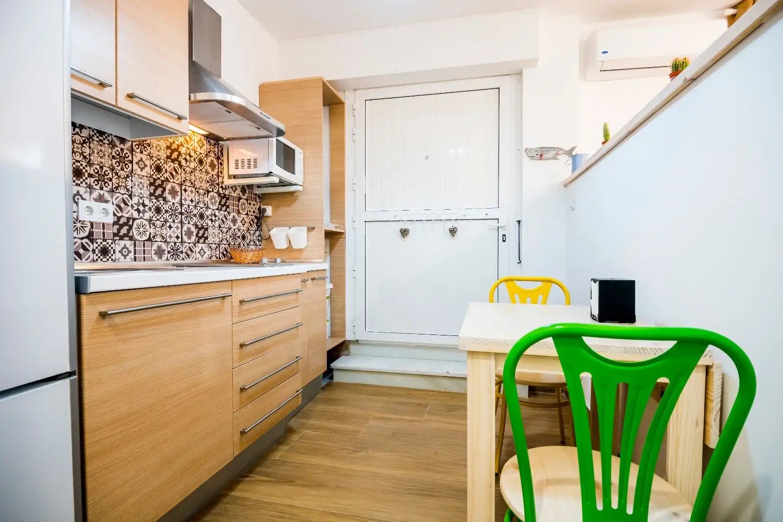 Cocina de Apartamento de alquiler en Roquetas de Mar con Aire acondicionado, Calefacción y Parquet