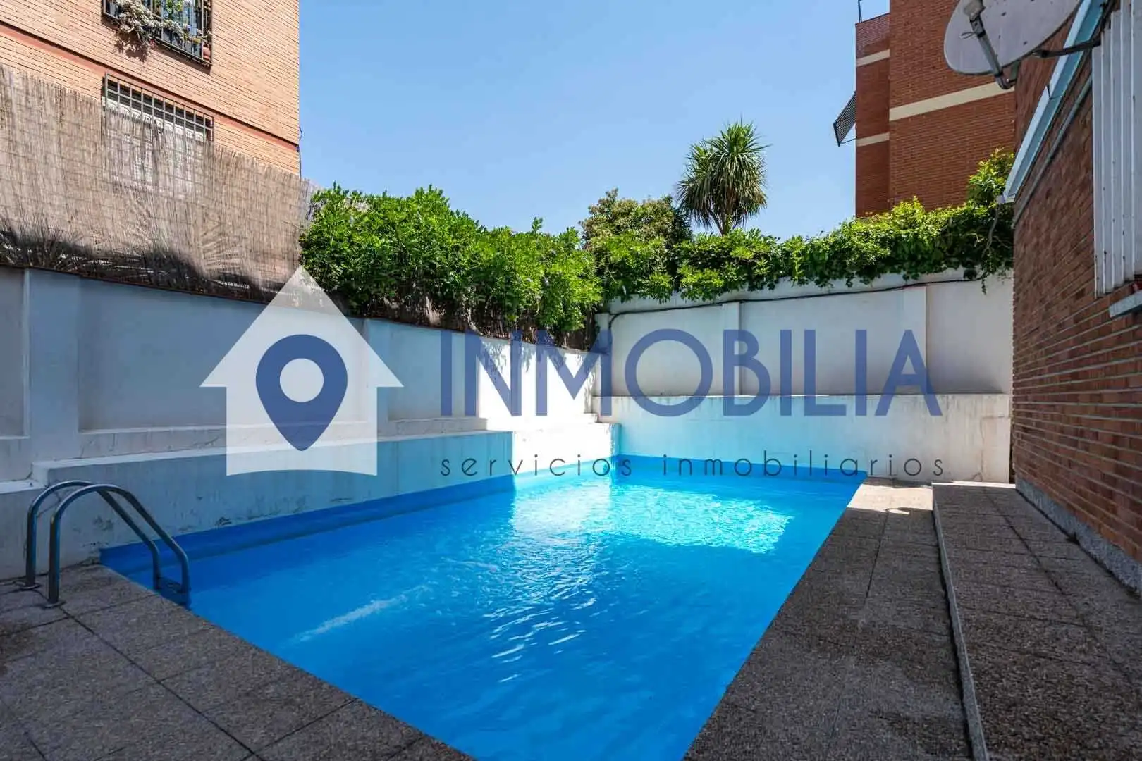 Piscina de Ático en venta en Madrid con Calefacción y Terraza