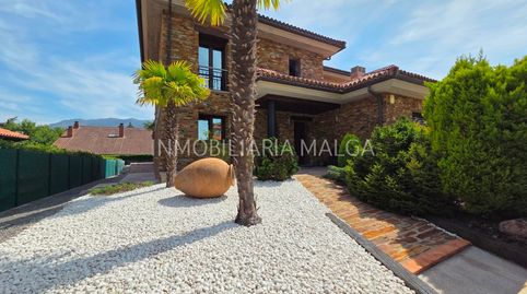 CHALET INDEPENDIENTE EN COLUNGA, QUE DESTACA POR SU ARQUITECTURA, SUS EXCELENTES ACABADOS Y SU PRIVILEGIADA UBICACIÓN