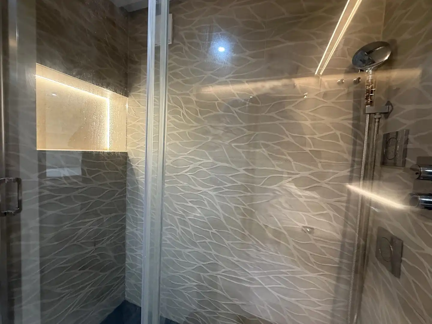 Baño de Piso de alquiler en Almería con Aire acondicionado, Calefacción y Terraza