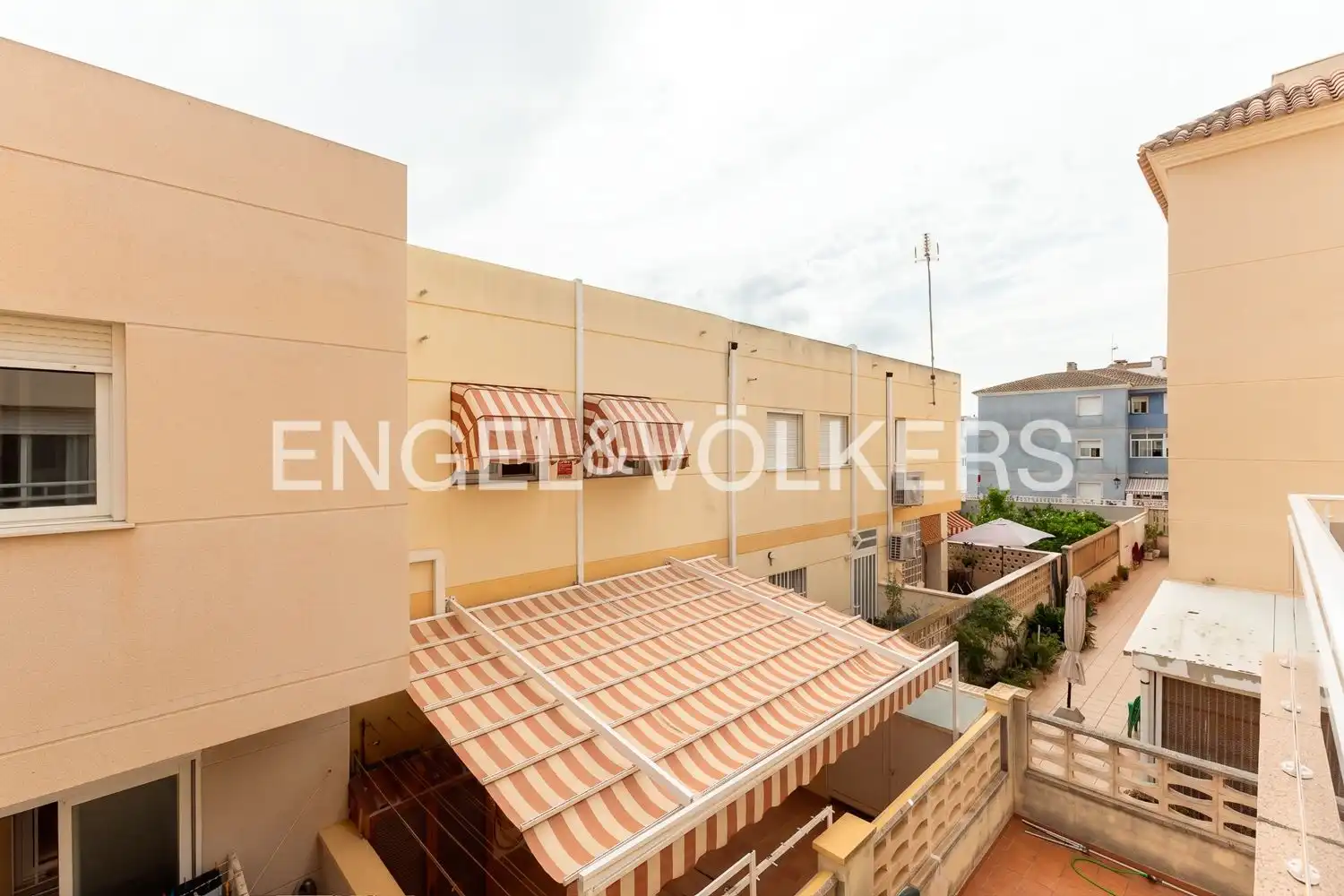 Terrassa de Casa adosada en venda en Miramar amb Aire condicionat, Calefacció i Terrassa