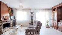 Sala d'estar de Casa o xalet en venda en Palau-solità i Plegamans amb Aire condicionat i Terrassa