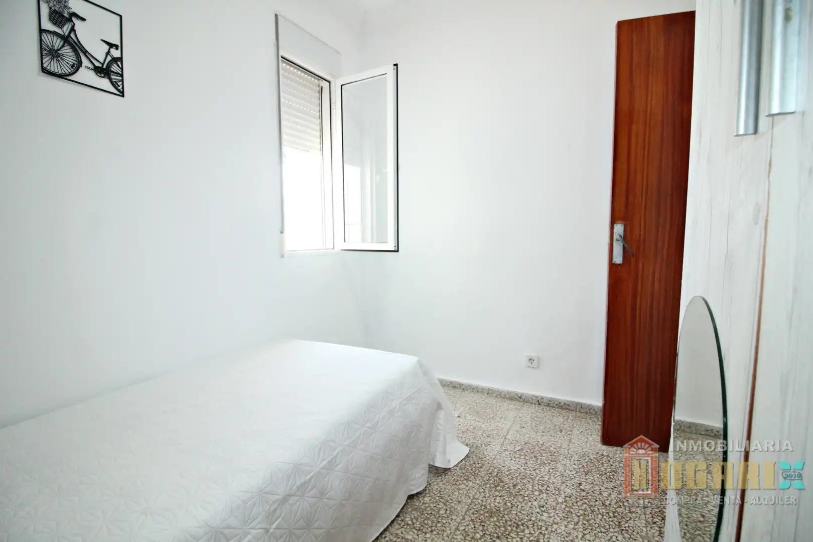 Schlafzimmer von Dachboden zum Verkauf in Huelva mit Terrasse