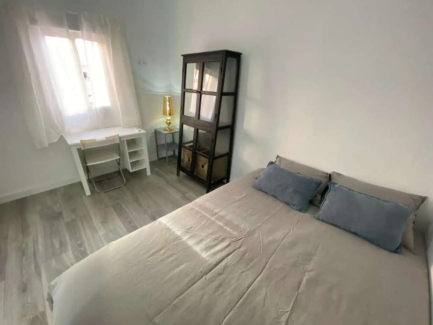 Bedroom of Flat for share in Madrid  with Air Conditioner, Terrace and Furnished