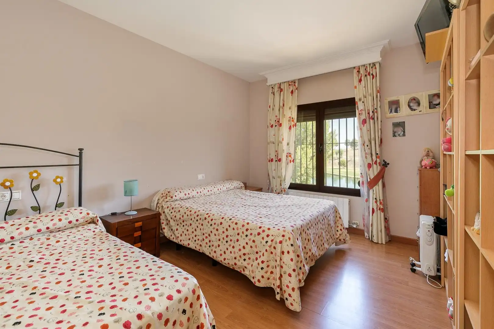 Habitación de Casa o chalet en venta en Las Gabias con Aire acondicionado, Calefacción y Jardín privado