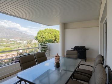 Baixos amb piscina de lloguer a Nueva Andalucía