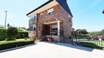 Vista exterior de Casa o xalet en venda en Colmenarejo amb Calefacció, Jardí privat i Terrassa