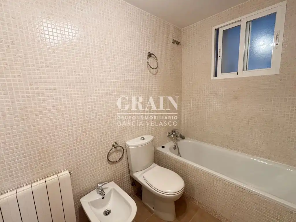 Baño de Piso de alquiler en Albacete con Calefacción