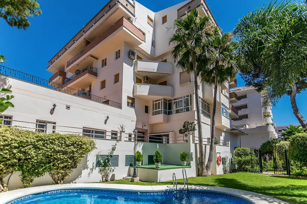 Piso en venta en Av Antonio Machado, Puerto Marina