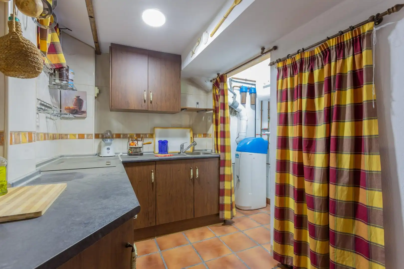 Cuina de Casa adosada en venda en Alhendín amb Moblat i Piscina comunitària