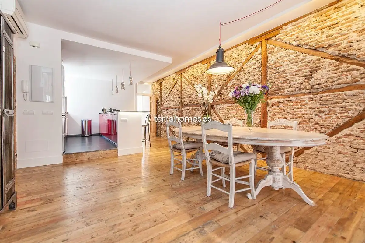 Comedor de Dúplex de alquiler en Madrid con Aire acondicionado, Calefacción y Amueblado