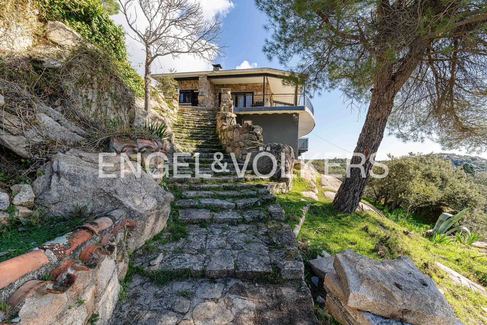 Exterior view of Houses for sale in Hoyo de Manzanares  with Air Conditioner, Heating and Private garden