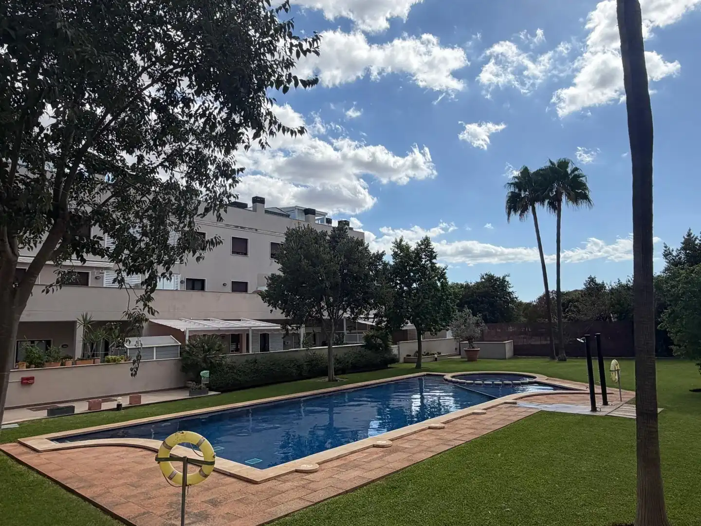Schwimmbecken von Dachboden zum Verkauf in Inca mit Privatgarten, Terrasse und Balkon