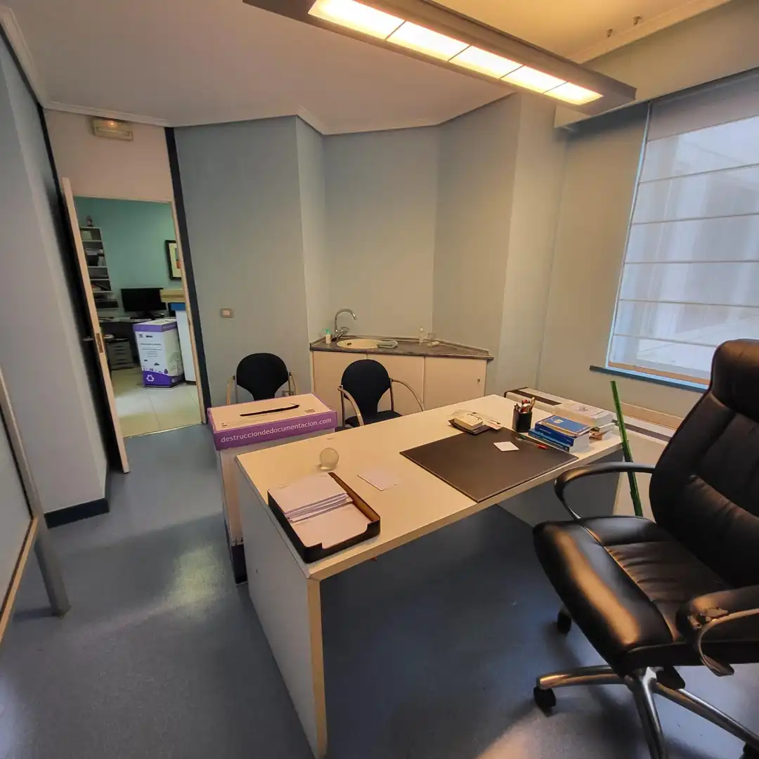 Oficina en venda en Bilbao  amb Calefacció