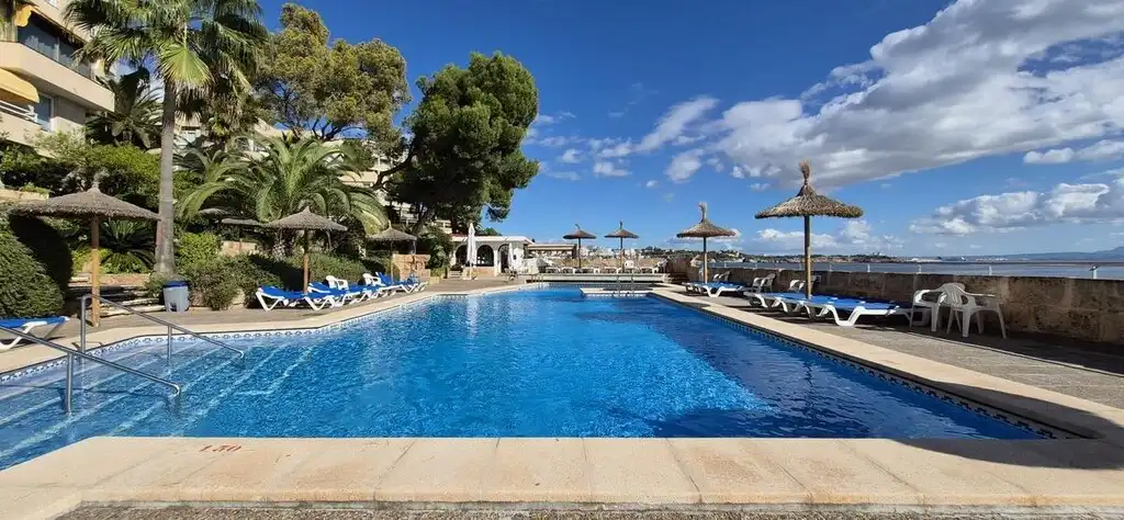 Piscina de Apartament en venda en Calvià amb Aire condicionat i Piscina comunitària