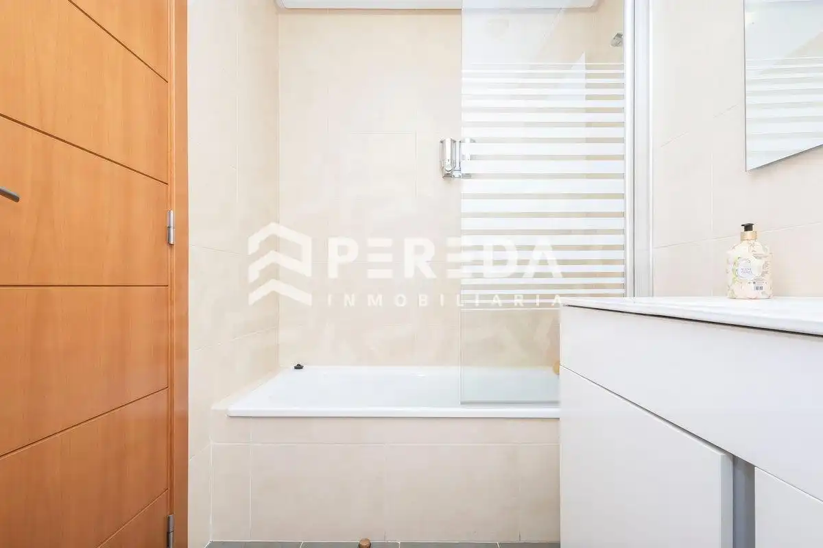 Bathroom of Apartments for sale in Roquetas de Mar  with Terrace, Furnished and Community pool