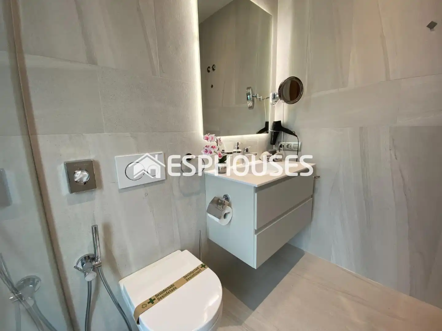 Baño de Casa adosada en venta en Finestrat con Aire acondicionado, Terraza y Piscina