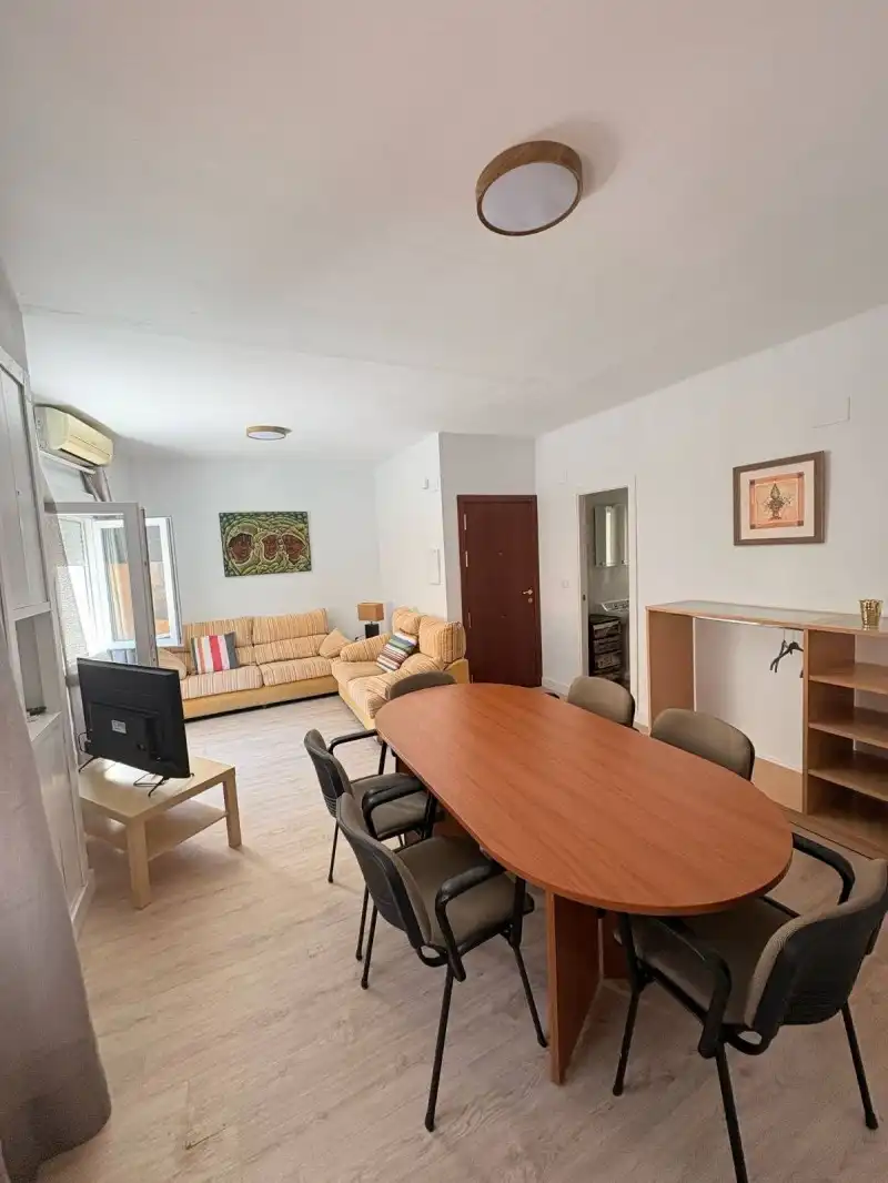 Wohnzimmer von Wohnung zur Miete in Cáceres mit Klimaanlage, Privatgarten und Terrasse