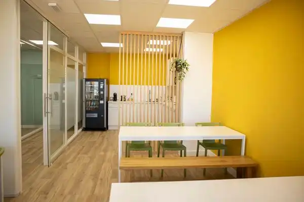 Büro zur Miete in Madrid mit Klimaanlage, Heizung und Möbliert