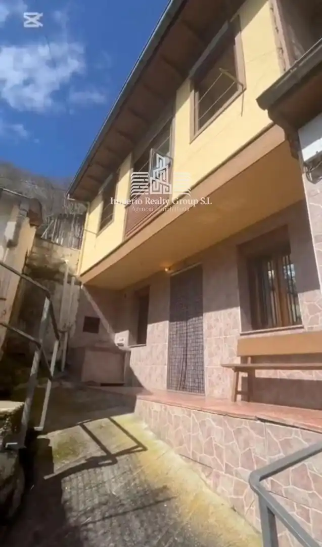 Exterior view of Detached homes for sale in San Martín del Rey Aurelio  with Terrace and Furnished