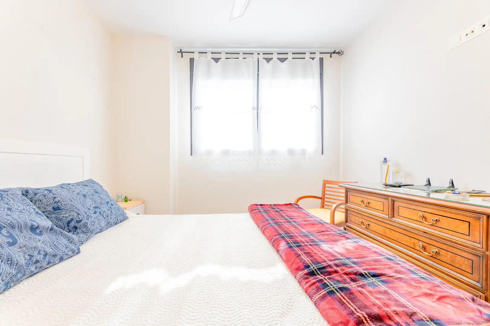 Habitación de Piso en venta en Valencia con Trastero, Piscina y Balcón