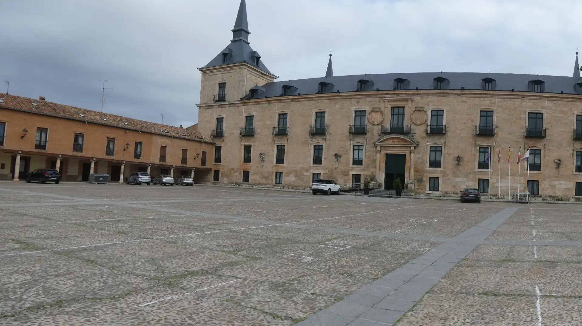 Vista exterior de Casa adosada en venda en Zael amb Jardí privat i Moblat