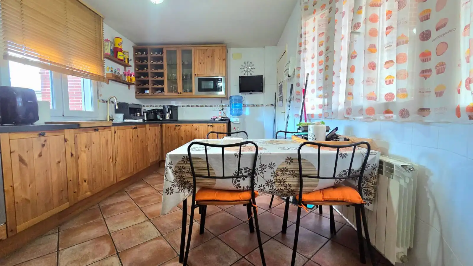 Cuina de Casa adosada en venda en Illescas amb Aire condicionat, Calefacció i Jardí privat