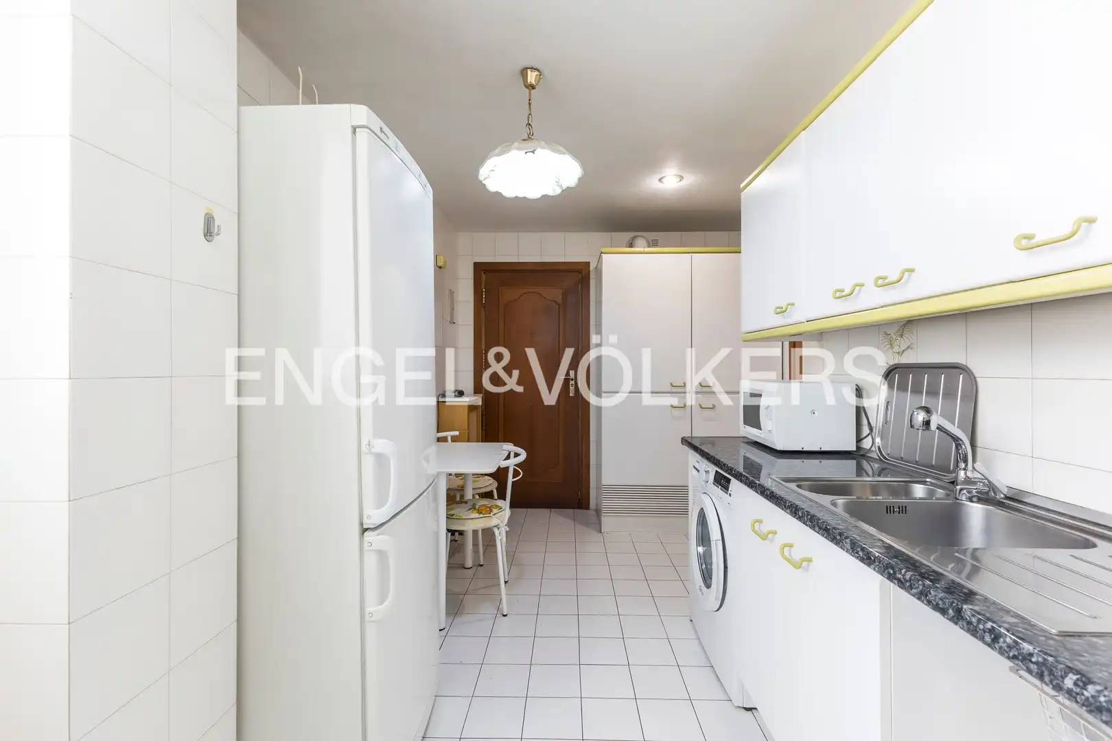 Küche von Wohnung zum Verkauf in Madrid mit Heizung, Parkett und Abstellraum